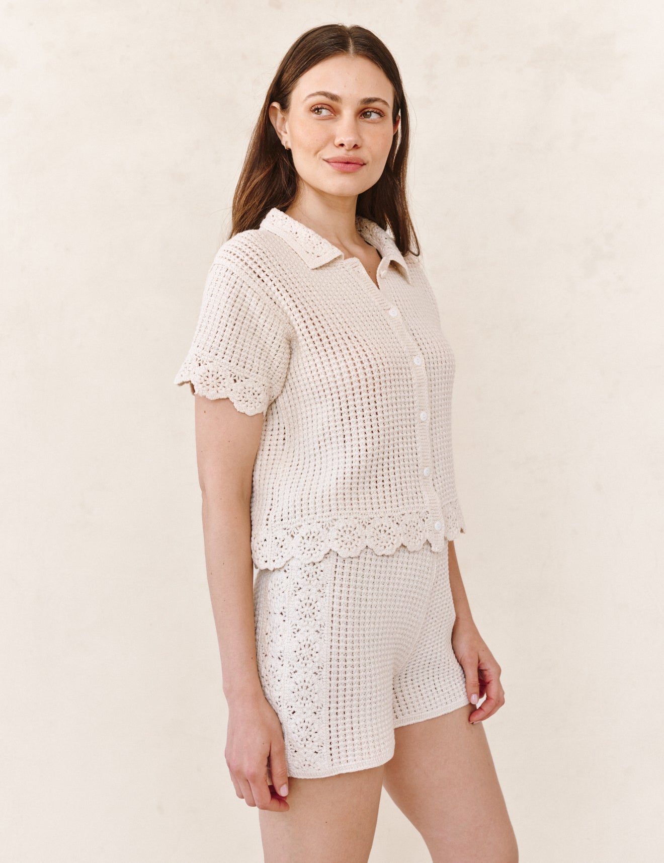 B2640-K96-304 - SHORT SLEEVE CROCHET BUTTON DOWN
