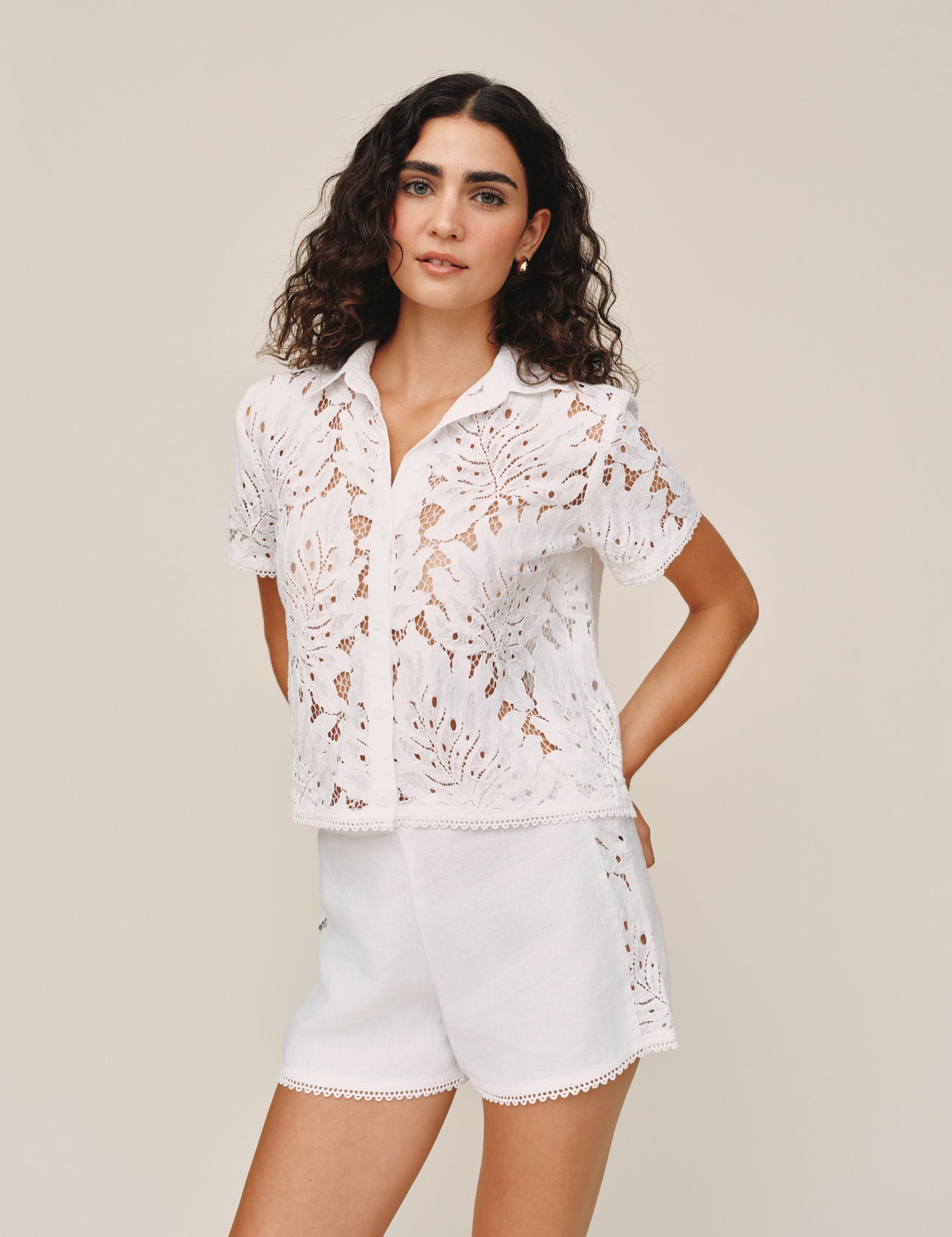 B20016-L25-396 - SHORT SLEEVE CONTRAST BUTTON DOWN