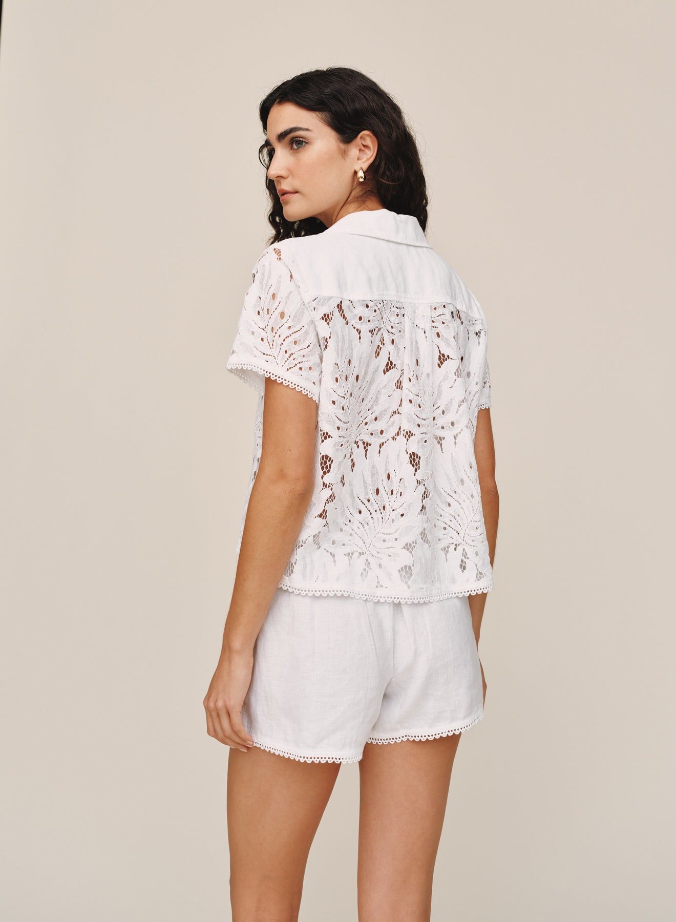B20016-L25-396 - SHORT SLEEVE CONTRAST BUTTON DOWN