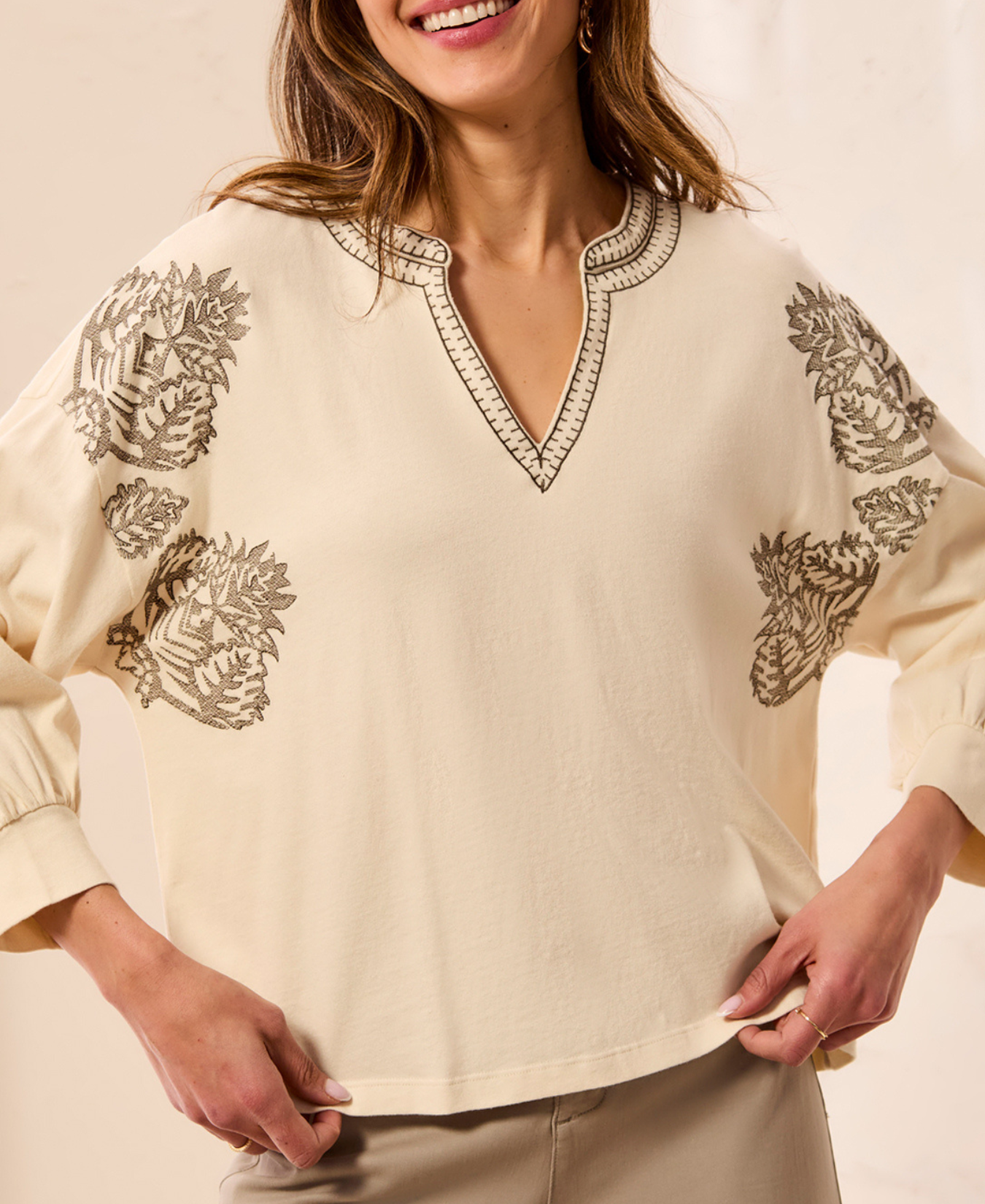 3/4 Sleeve Notch Collar Top_Tribal_3157O-8508