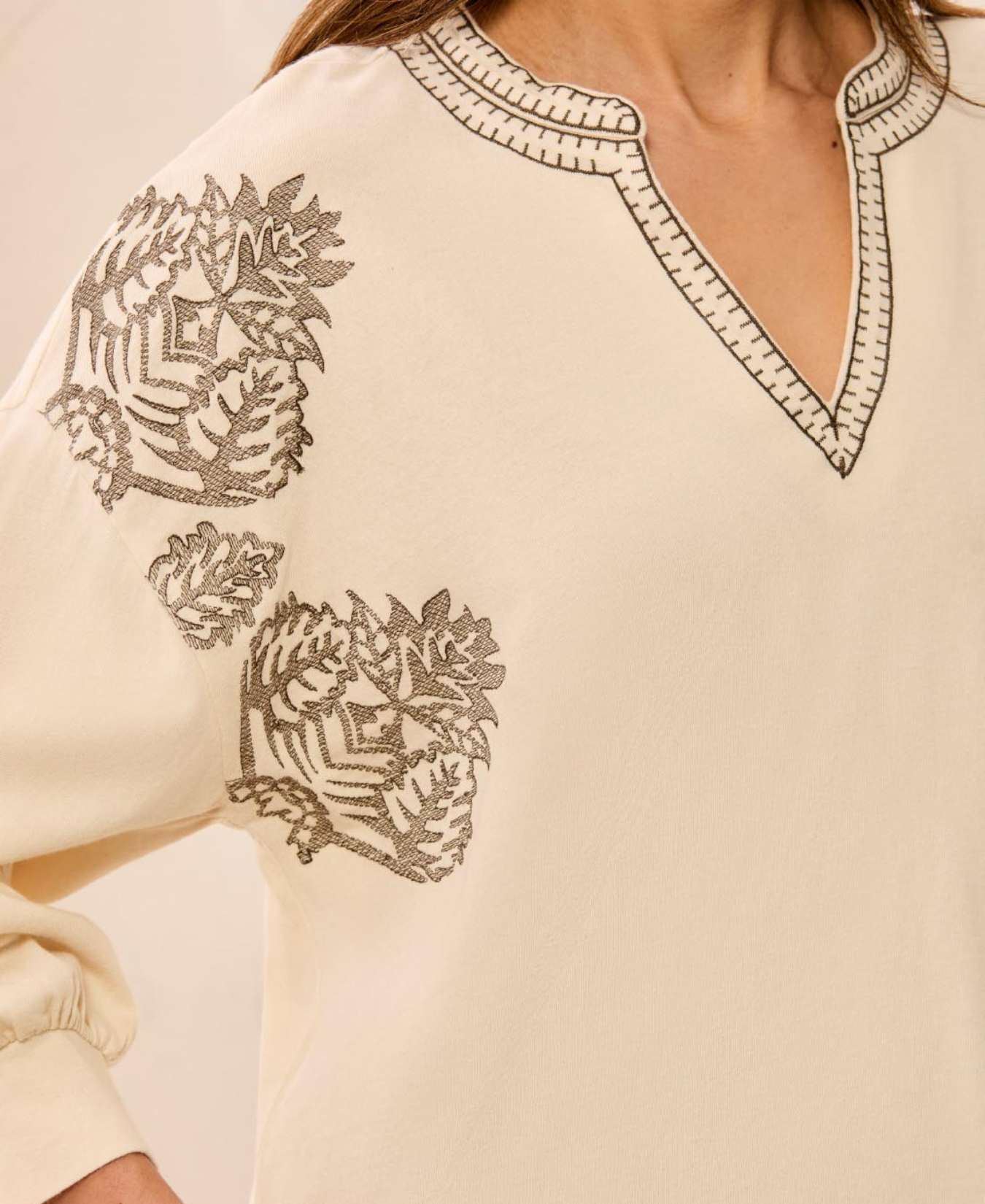 3/4 Sleeve Notch Collar Top_Tribal_3157O-8508
