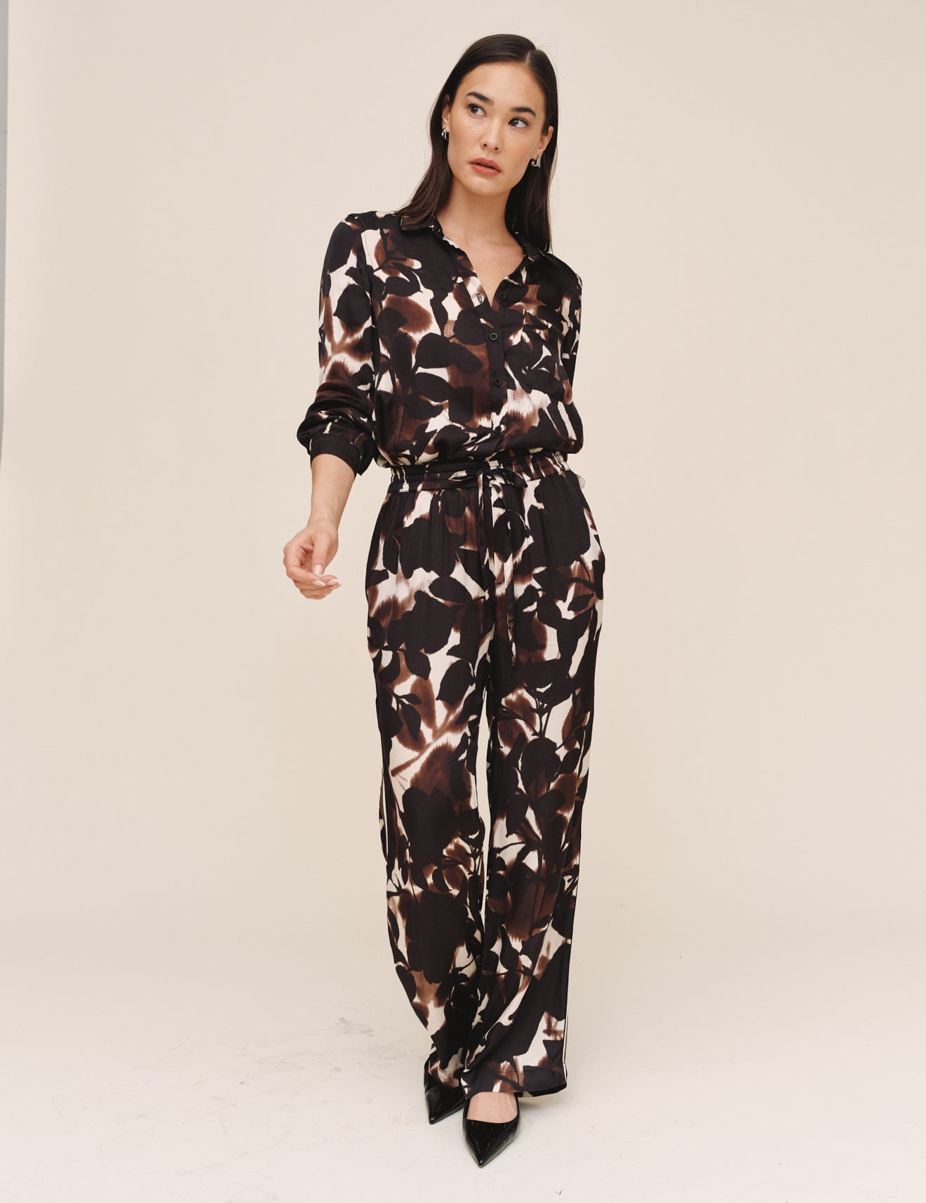 B3717-L48-304 - DRESSED UP TRACK PANT WITH STRIPE
