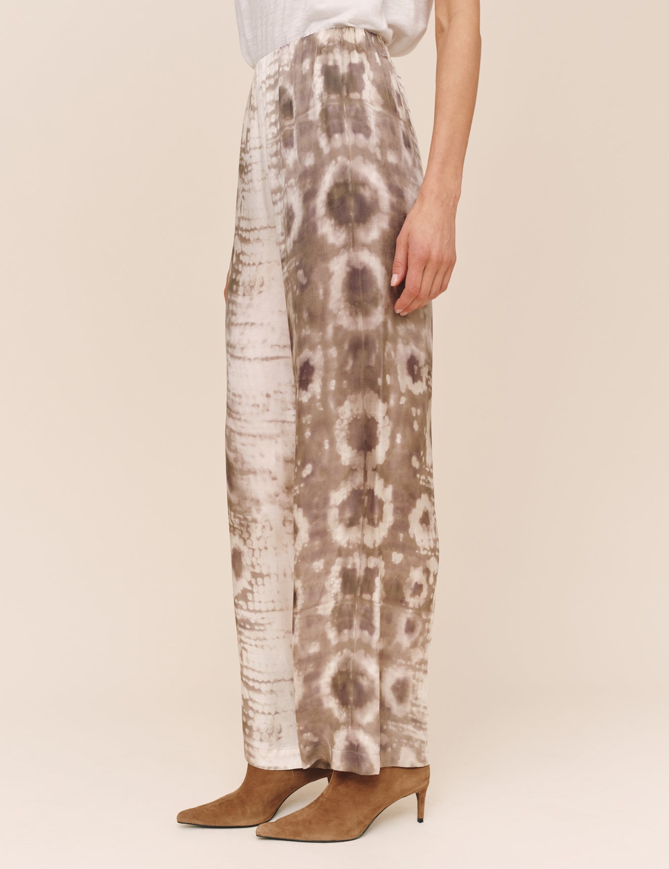 B3683-L18-304 - NO SIDE SEAM CLEAN WAIST WIDE LEG