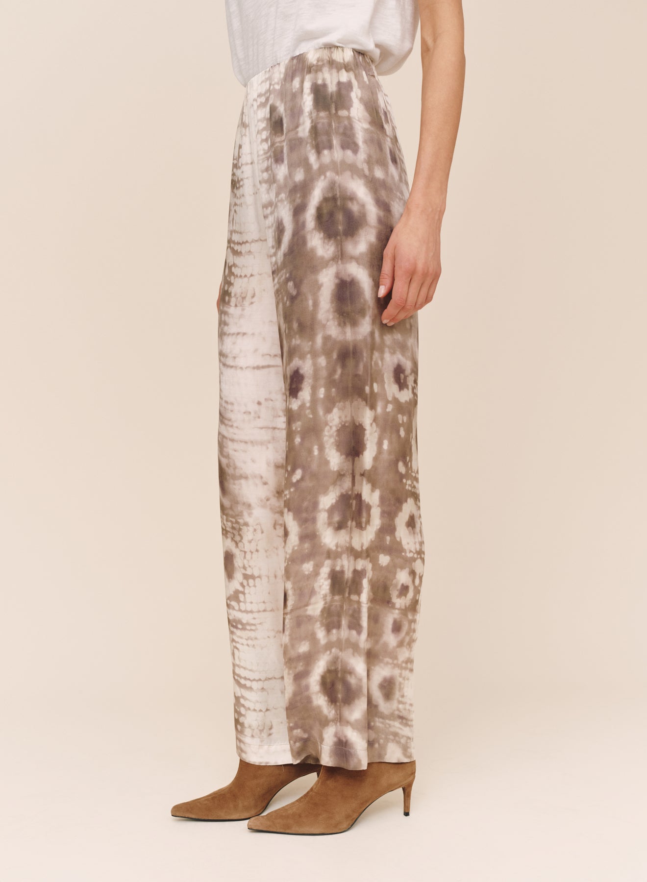 B3683-L18-304 - NO SIDE SEAM CLEAN WAIST WIDE LEG