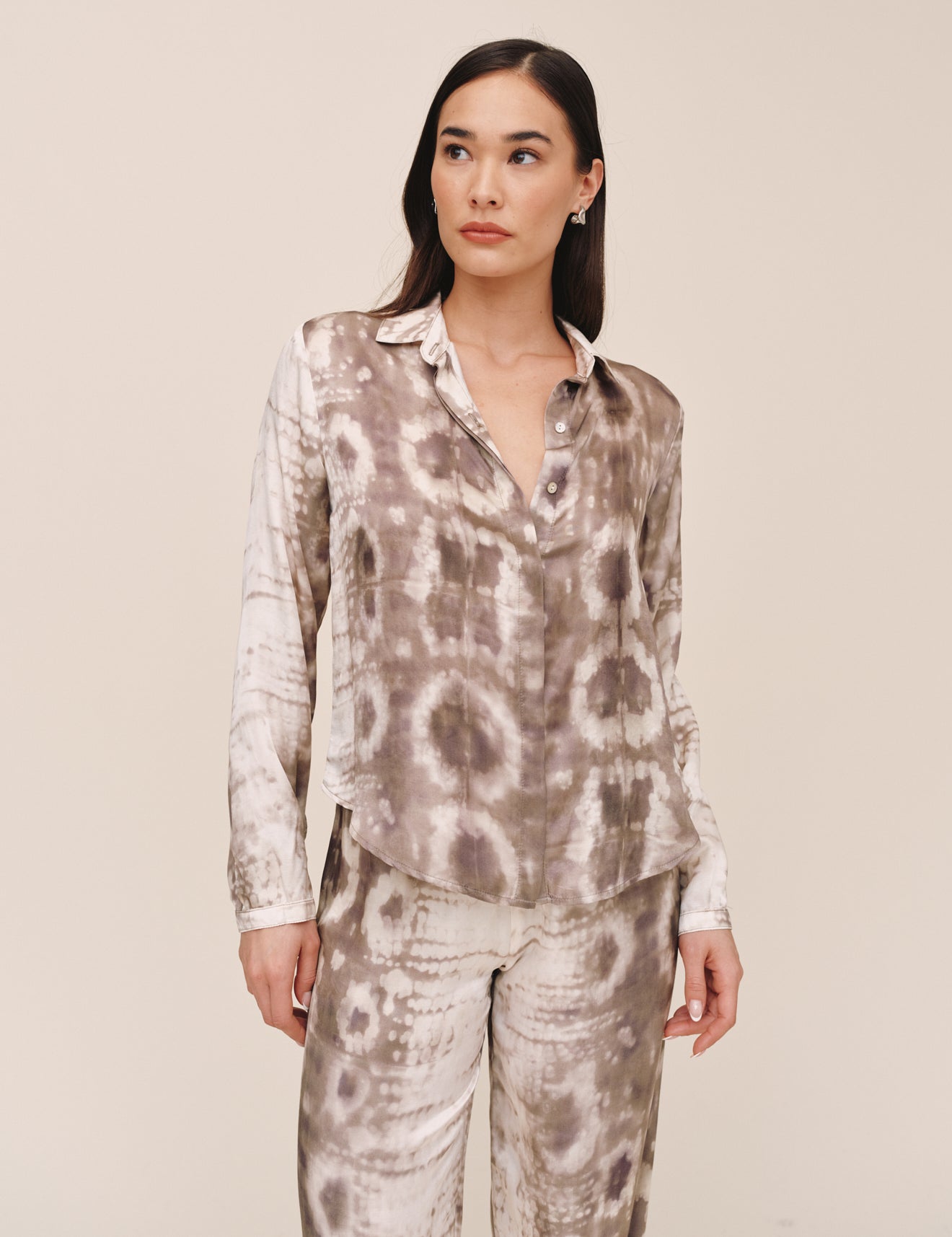 B2637-L18-304 - CLEAN HIDDEN PLACKET SHIRT