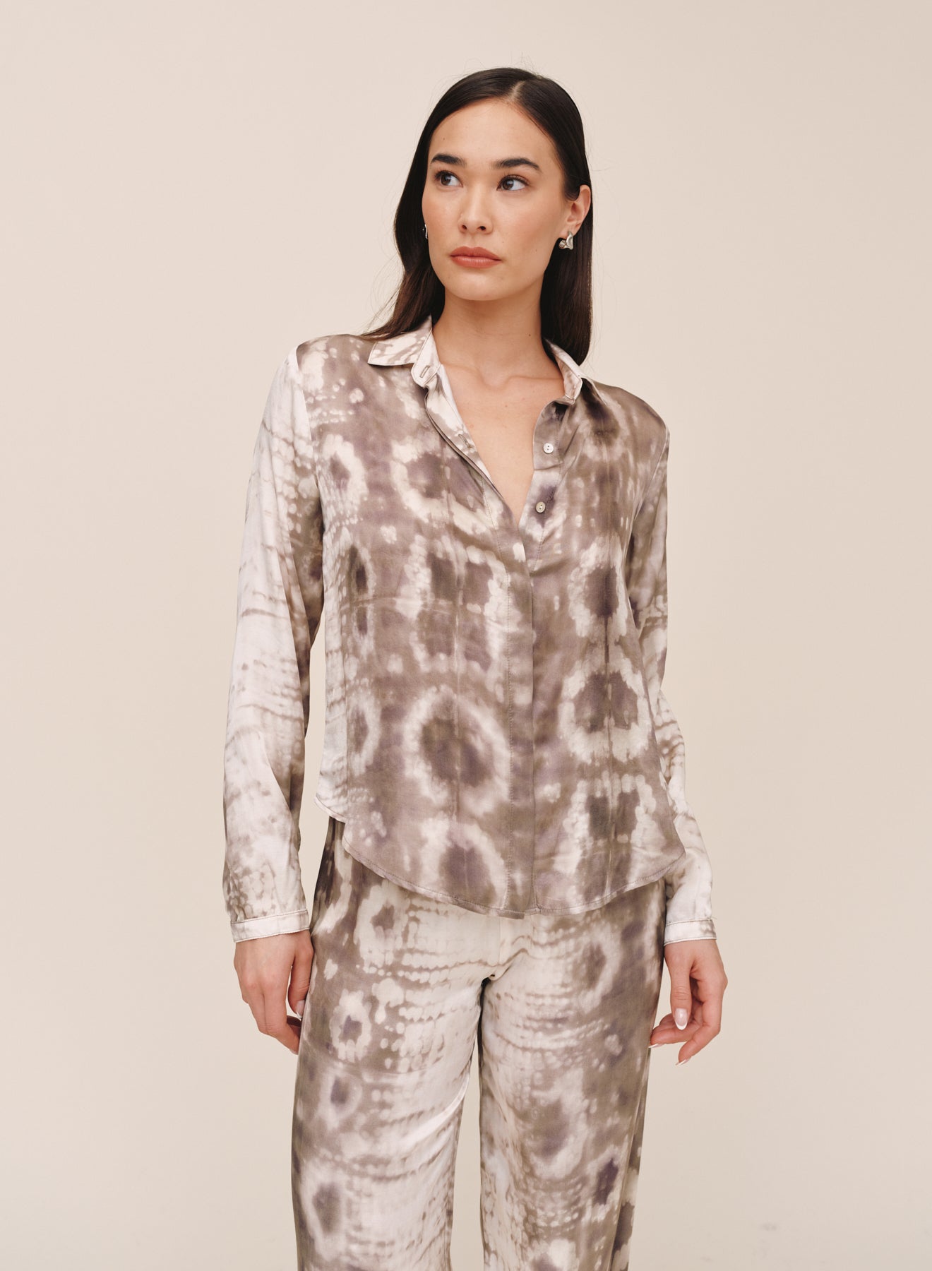 B2637-L18-304 - CLEAN HIDDEN PLACKET SHIRT