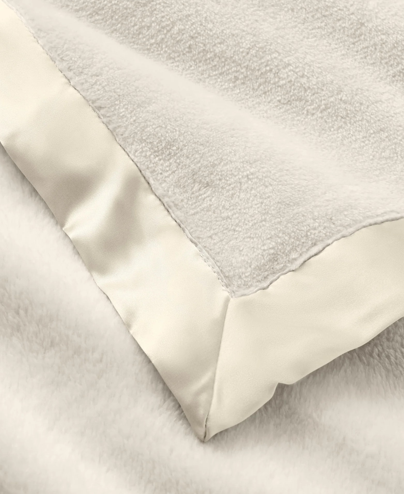 Blanket Cream Fleece with Satin Trim_Elegant Baby_89571