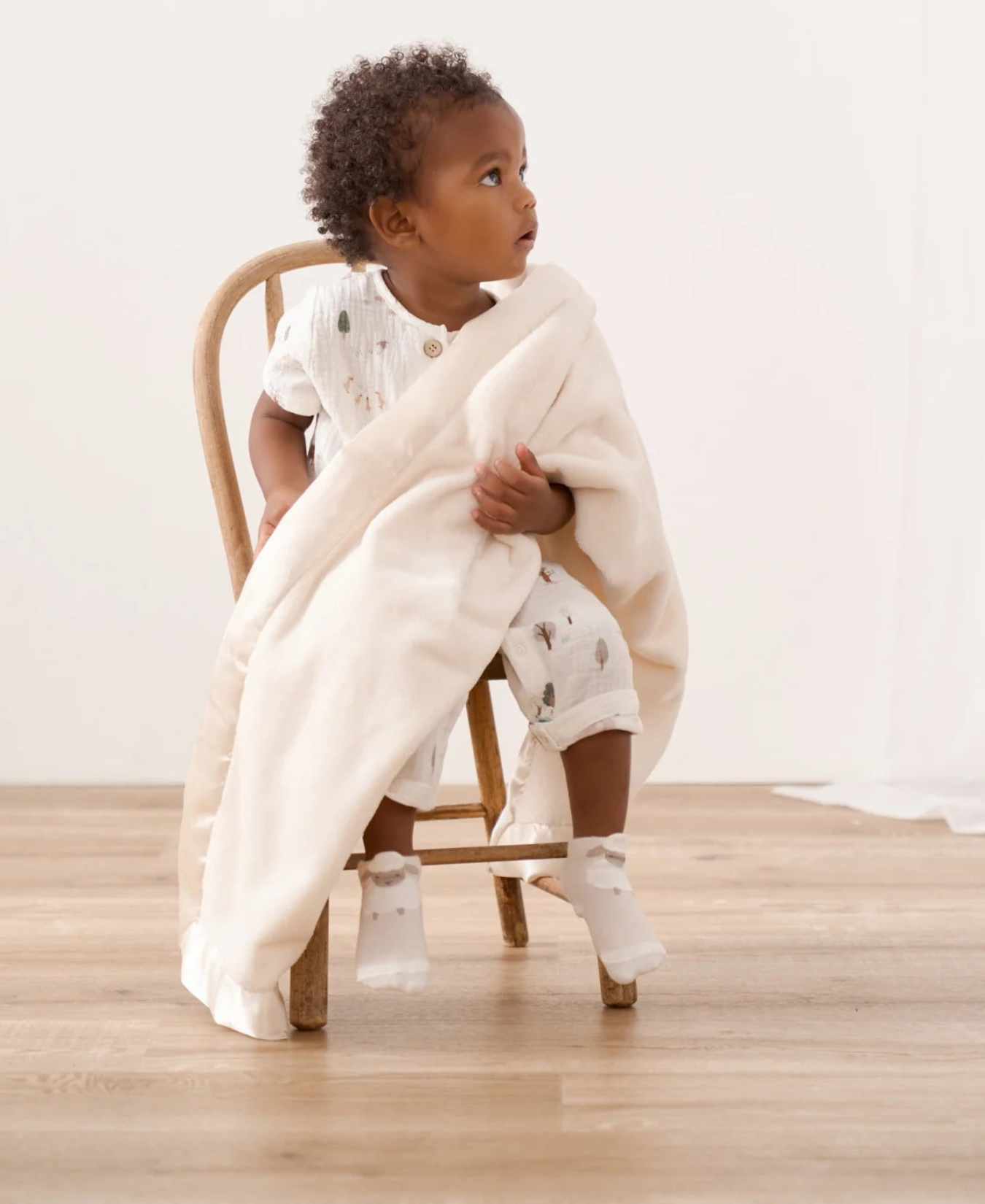 Blanket Cream Fleece with Satin Trim_Elegant Baby_89571