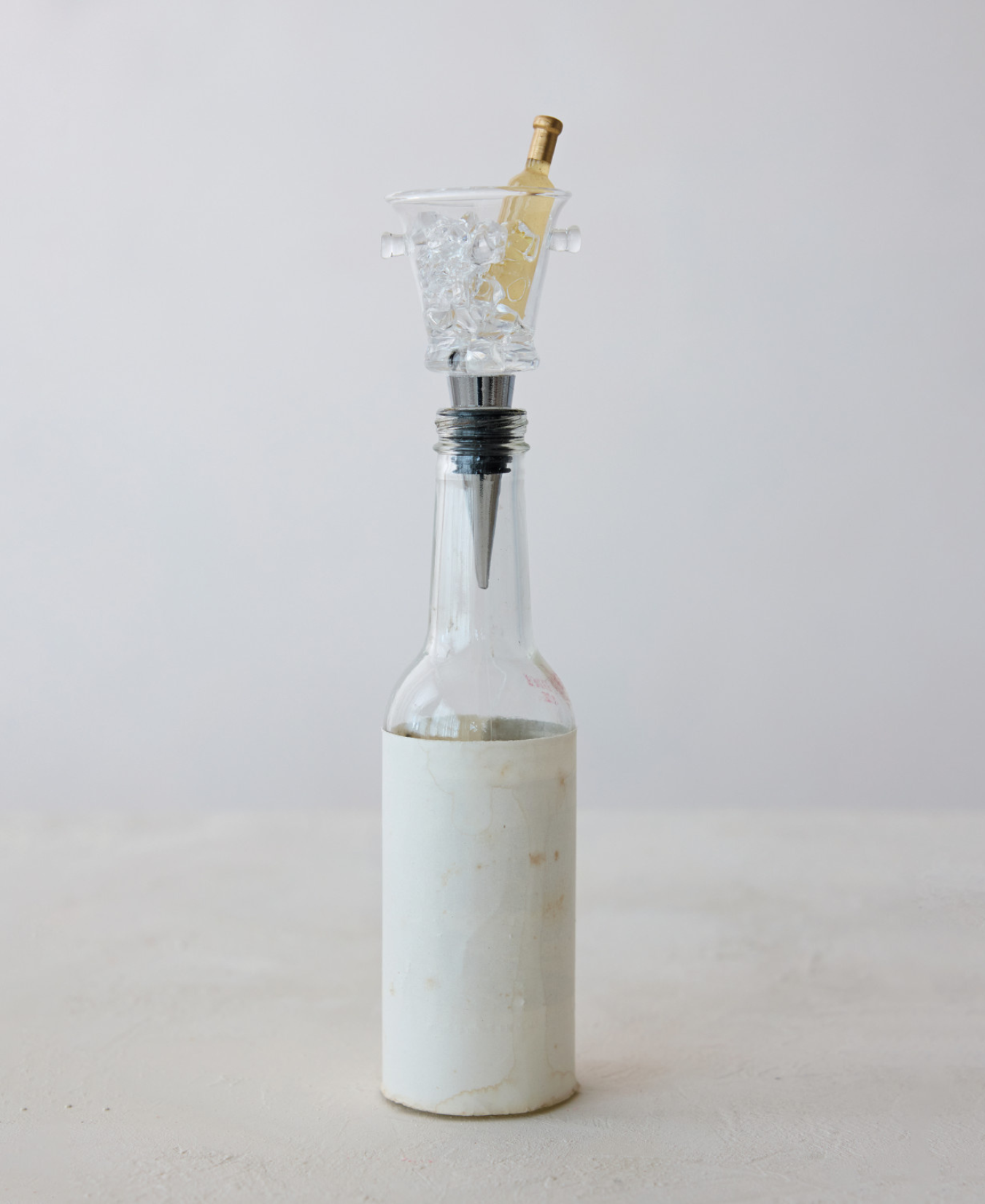 Bottle_Stopper_with_Glass_Champagne_Bucket___Bottle_creativeco_op_XT2091_3