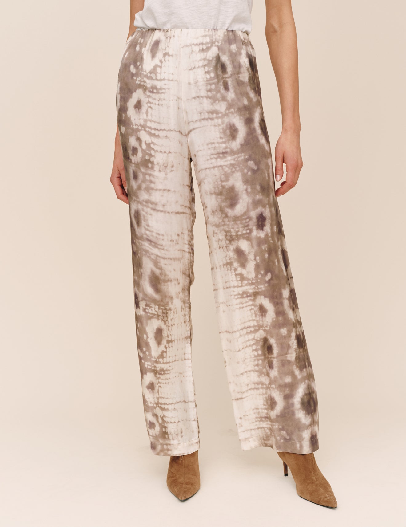 B3683-L18-304 - NO SIDE SEAM CLEAN WAIST WIDE LEG