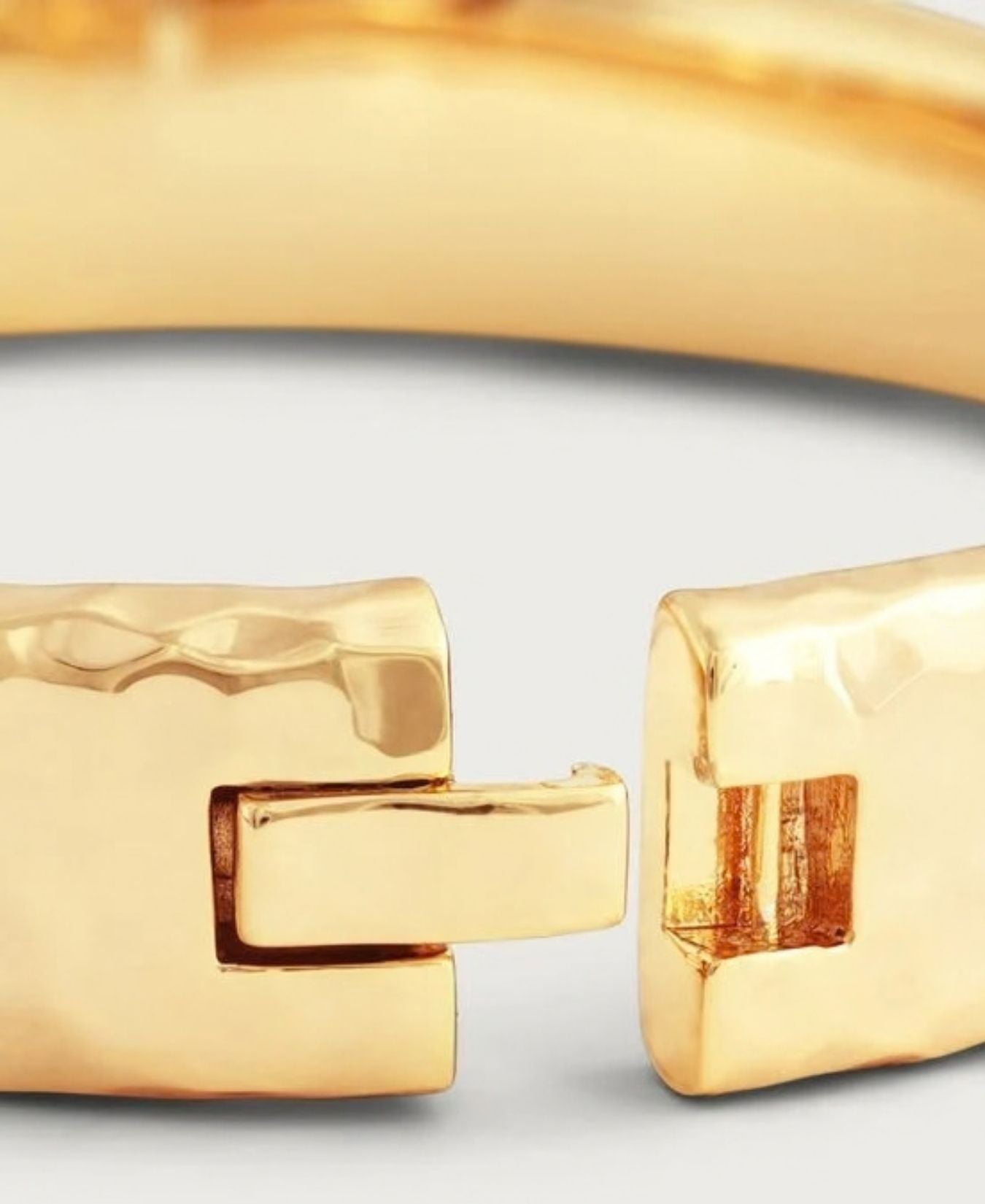 Farrier Wide Hinged Bangle-AnabelAram-12111113424
