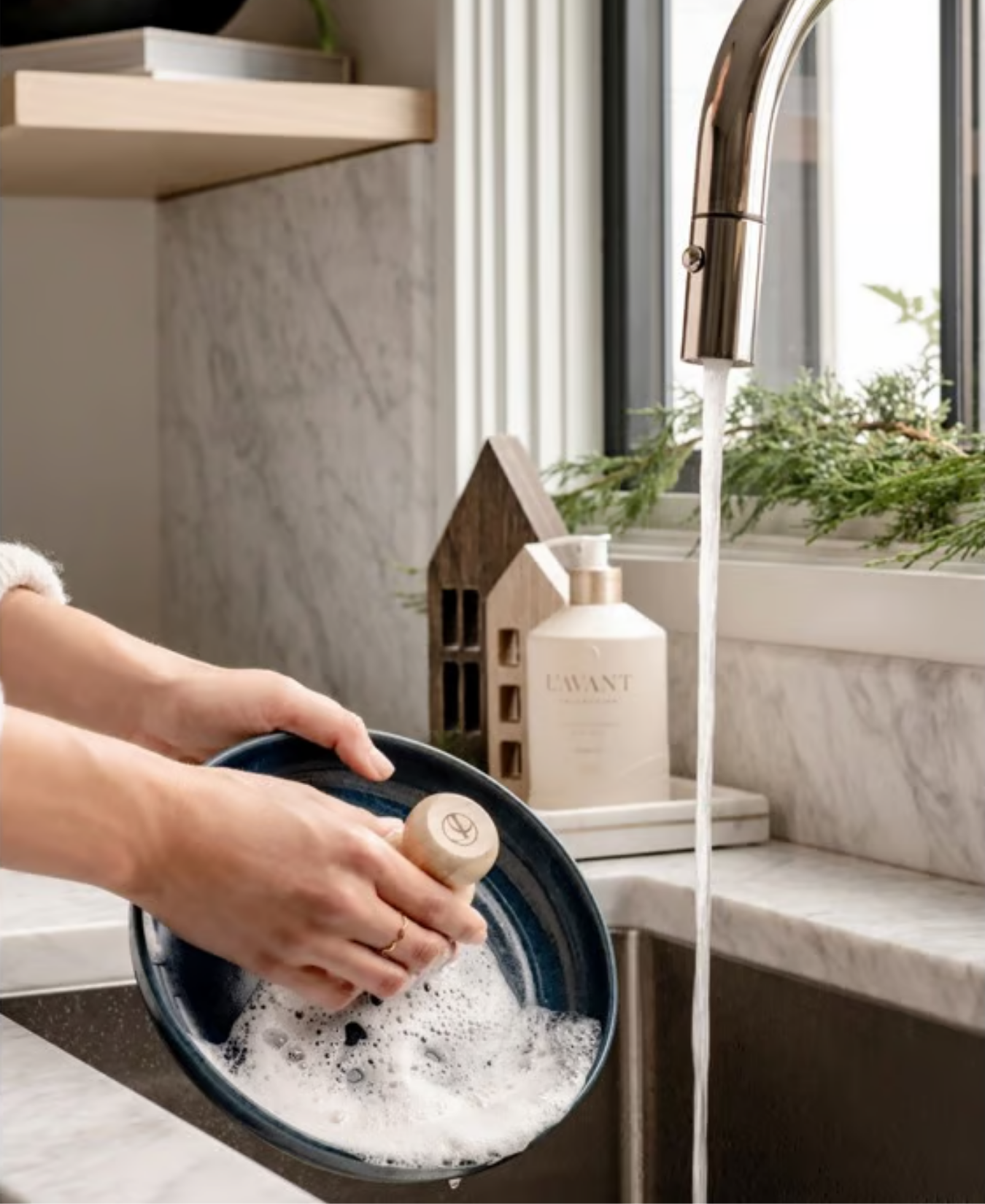 High-Performing-Dish-Soap-Winter-Fir-L'AVANT-COLLECTIVE-DSG-002-WF-2