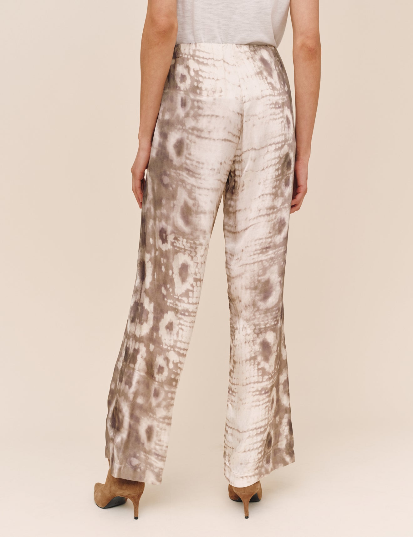B3683-L18-304 - NO SIDE SEAM CLEAN WAIST WIDE LEG