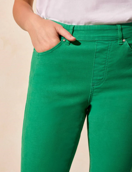 Stretch Cotton Pull-On Straight Leg Capris