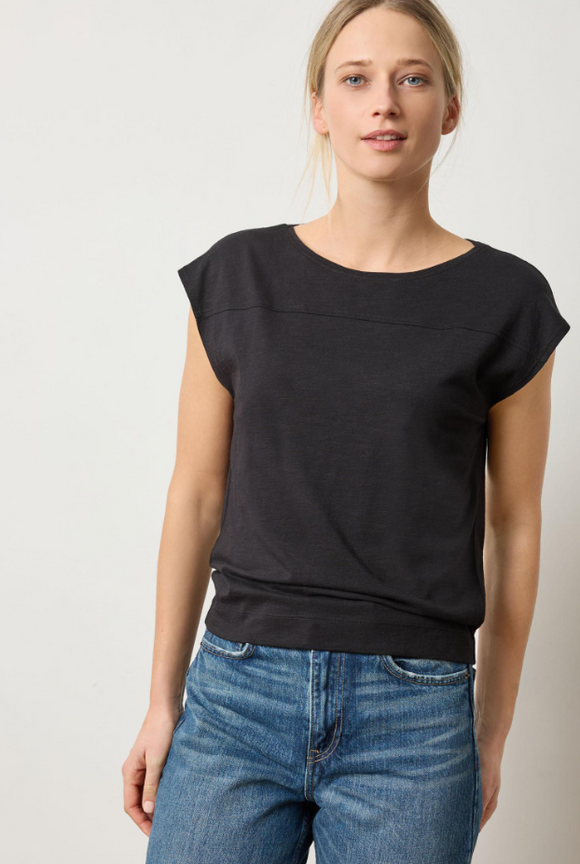 Seamed Wedge Tee | Black
