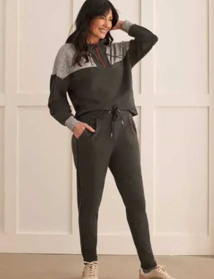 Jogger with Side Piping