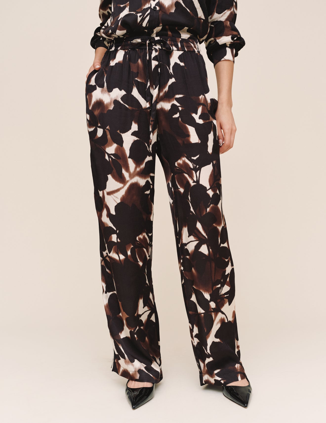 B3717-L48-304 - DRESSED UP TRACK PANT WITH STRIPE