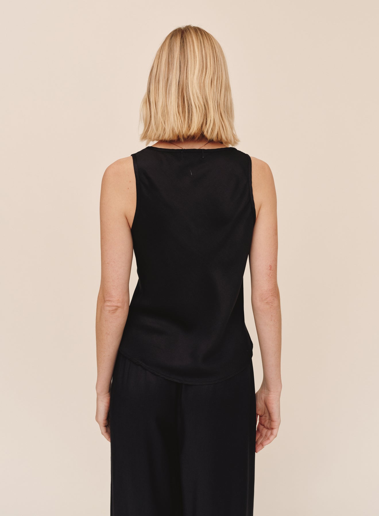 B20308-L63-302 - SCOOP NECK TANK